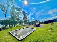 Escape to "Studio B Lake, Pool, Splash Pad, Hot Tub, Kayaks, fire pit, etc