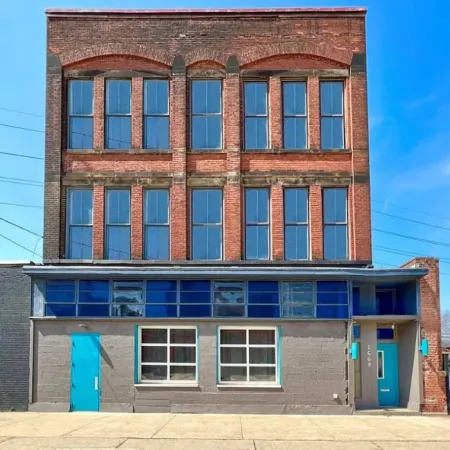 LOFT 40 Swanky Urban Retreat w/ ample space 6,000sq/ft, minutes from Downtown