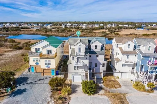 BEACH PLEASE! Amazing Ocean and Sound Views with Easy Beach Access! Pet Friendly