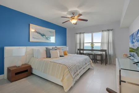 Professionally Designed & Decorated Luxury Oceanfront Paradise Отели рядом с достопримечательностью «Парк Ван Авеню»