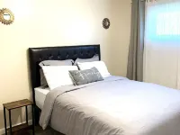 Comfy house - Centrally located Hotels in Rochester Hills