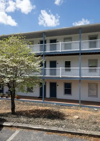 Incredible Sunsets & Boat Slip Included!