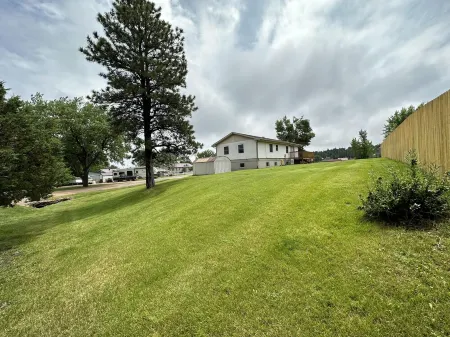 Listing title: Pine Haven, WY home viewing Keyhole Reservoir