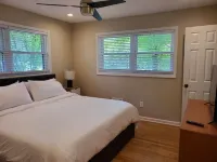 Cozy 3 BR in center of town w/work space. Walking distance to main attractions