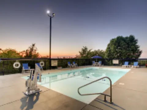 ハンプトン イン ロラ ローラのホテル