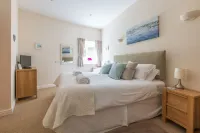 Beautiful  Cottage in a Peaceful, Rural Setting with Country Club Membership.