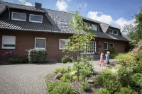 Renovated, family holiday apartment - centrally located (2) Hotels in Altes Amt Lemforde