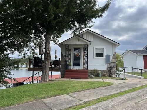 Lakeside Cottage, cleaned and managed by owner - NO CLEANING FEE 핫스프링스 호텔