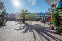 Experience European Charm: King Suite Condo with Balcony for Your Beach Getaway!