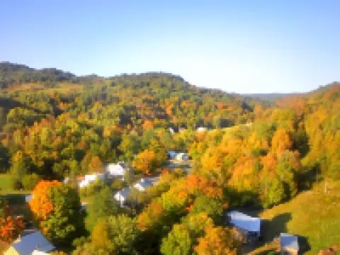 Barn stay with dairy goats! Your clean cozy spot in the barn is waiting for you 奧蘭治縣酒店