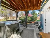 Modern & Cozy, Minutes to Airport & WNC Ag Center Hotels in Fletcher