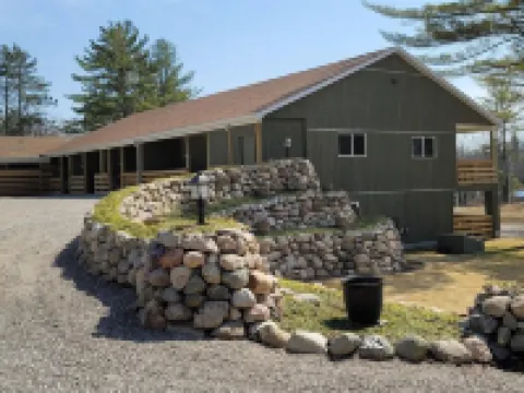 Privat Hot Tub! Sleeps 6 *Traverse City *Sleeping Bear Dunes Hotels in Interlochen