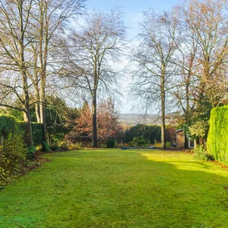 Beautiful 7-Bedroom Countryside Home