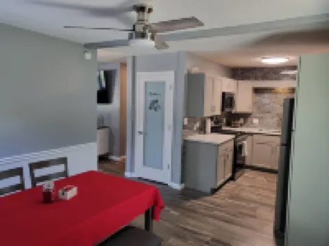 Kokomo's Mini Manor, great cozy place to stay!