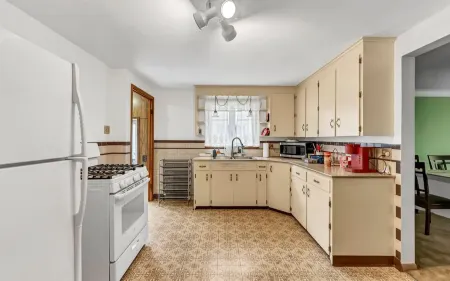 Niagara Falls, Highmark, Buffalo Vacation House Отели рядом с достопримечательностью «Cheektowaga Volunteer Firemen's Memorial Park»