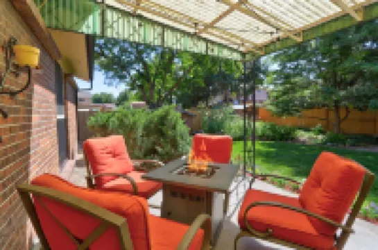 Large Home InArvada, Centrally Located, 50 Min to Ski, Free Parking Garage.420ok