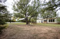 Smoky Hill Ranch, 8 Acres, 2 Homes, Events, Sport Court, Fishing, & Fire Pits