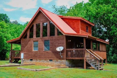 Country Life~ Short stroll to Cosby Creek     No contact check in