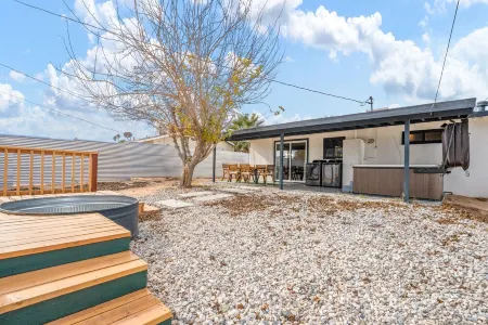 15% Discount! New! Cowboy Pool~Hot Tub~Stargazing Отели рядом с достопримечательностью «Bowladium»