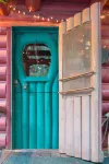 Laughing Bear Log Cabin, historical, sleeps 8, full kitchen, 2 dining areas!!