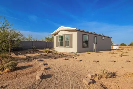 Tiny Home Getaway in Arizona-Mountain views in Rural Area