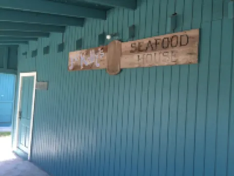 Quiet Family Kept Waterfront Bayhouse With Great Fishing Pier