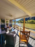 Luxurious 3-bedroom Home on the New River