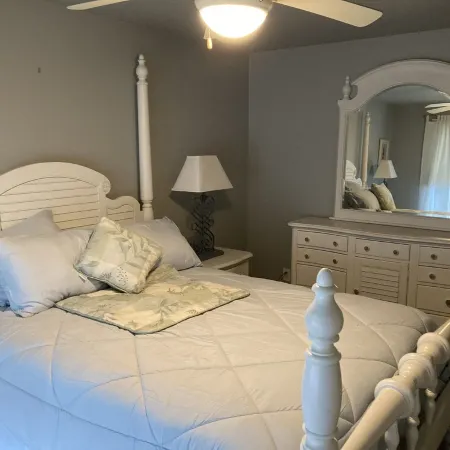 Perfect Beach House; Majestic Ocean Views, less than 100 steps to beach