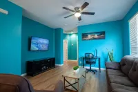 Deluxe Condo with KING Size Bed