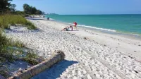 Serenity Place - 2 bedroom Hotels in East Naples