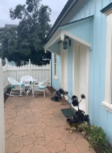 Oceanside Victorian Cottage Located On Scenic West Cliff Drive