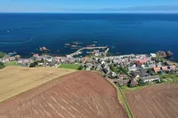 Charming fishermans cottage within minutes of beach and harbour