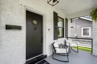 Farmhouse - Fire Pit, Grill, Record Player, 10mi to City