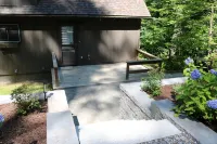 4bd/3b -Tranquil Lakefront rental neighboring Lake Winnipesaukee & Squam
