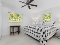 Fall in Love with This Gorgeous Pool Home Mins from Anna Maria! Pet Friendly! Hotels in West Bradenton