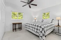 Fall in Love!  Spotless & Relaxing Pool Home Mins from Anna Maria! Pet Friendly!