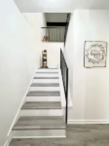 Golf Course View Newly Remodeled Townhome