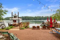 Big Blue on QQ - 5 Br House Near the Chain of Lakes