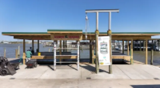 Front Row Venice Marina 3 Beds 1 Bath Sleeps 10 Huge Front Deck W/D Ice Wifi TV