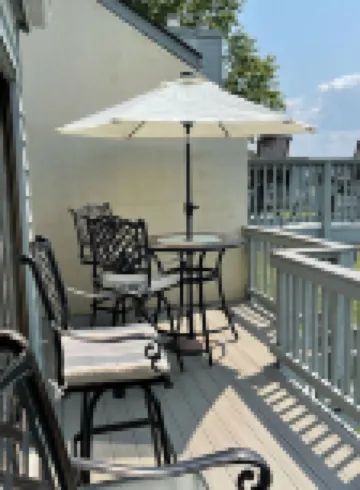 Romantic SML Penthouse, Bernard’s Landing. Smith Mountain Lake 3 Pools