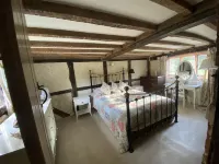 Beautiful 16th Century House in National Park 1 hr from London with Small Pool