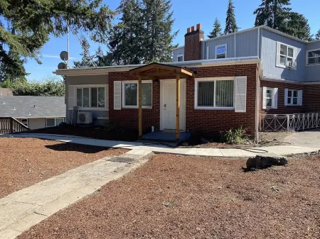 Unit D Manor House Month to Month