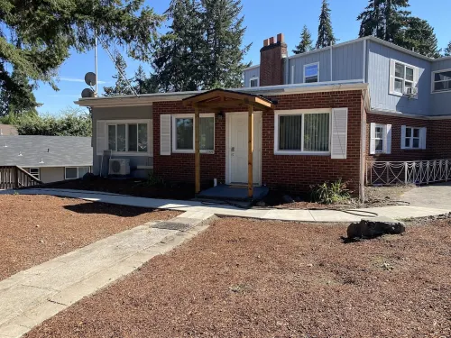 Unit D Manor House Month to Month