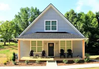 Center Hill Lake Cottage Four Seasons, Smithville, TN