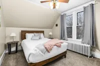 Kid-Friendly, Family Homebase Only 2 Blocks to Lake Superior - Dine Hike Explore