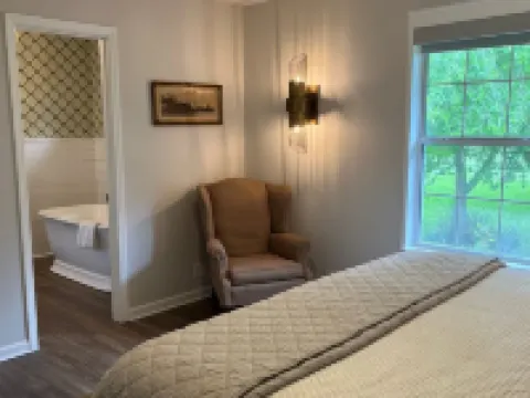 Farmhouse - A private sanctuary Hayride included with 3 or more nights Hotels in Walker County