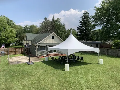 Avalon Guest Lodge 3102 Entire House. 2 Separate Living Rooms. Sleeps 9