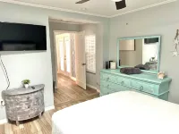 Modern Peaceful Pool Home, 25 Mins To Theme Parks!