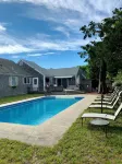 Mid island oasis with large pool and outdoor entertainment area. Pet friendly! - Pool