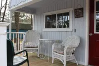 Little House in the Pine Woods Hotels in Le Flore County